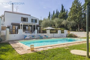 ClickSardegna Alghero, villa Melissa, con piscina ad uso esclusivo per 6 persone