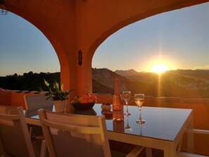 Enjoying a sundowner!