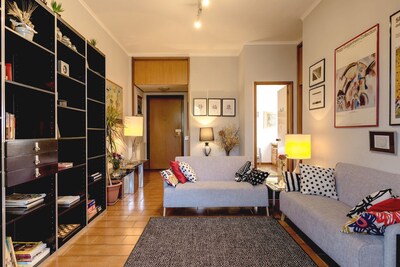  Loretta's place! A modern, cozy, quiet and bright apartment