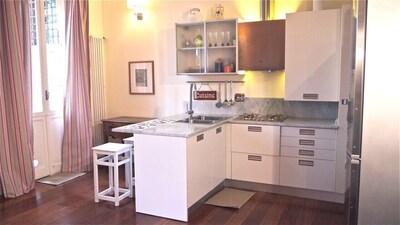 DELICIOSO APARTAMENTO CON JARDÍN PRIVADO centro de Bolonia