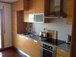 Fully equipped kitchen