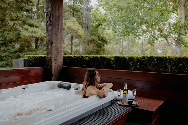 Private spa tub