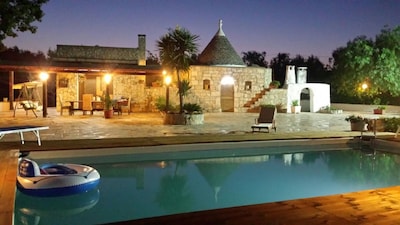 TRULLO 'LA QUERCIA' WITH POOL, IMMERSED IN NATURE 