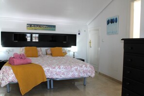 Master bedroom-en-suite