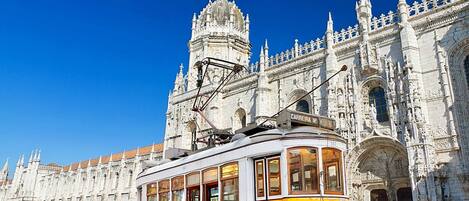 Jerónimos Monastery 20min walk from home Tram stops next to the house.