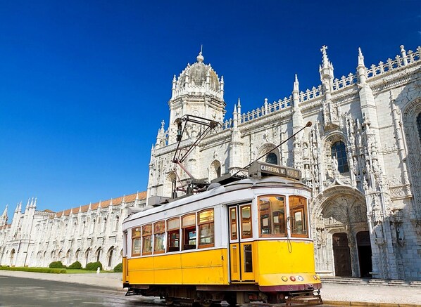 Jerónimos Monastery 20min walk from home Tram stops next to the house.