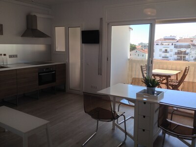 New apartment in the centre of Sitges, WiFi, swimming pool, balcony, parking