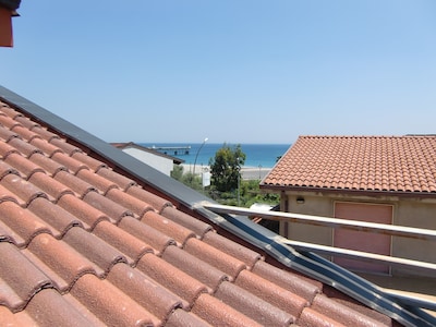2-Zimmer-Wohnung mit Dachterrasse in Siderno Marina, Süditalien