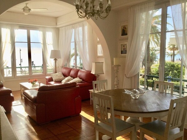 Stunning bright beautifully furnished living/dining with 180% amazing Seaviews
