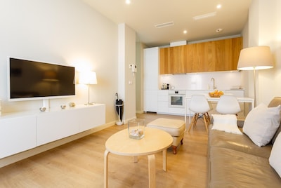 New Luxurious apartment in heart of Cadiz wifi, air condition/heating, lift