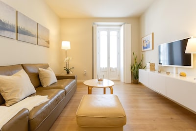 New Luxurious apartment in heart of Cadiz wifi, air condition/heating, lift