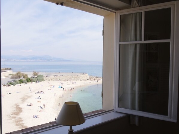 View of the sea and the beach from the master bedroom