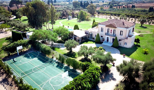 Sport court