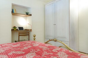 Third bedroom details