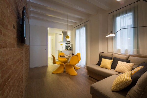 An exquisite combination of space, textures and materials
