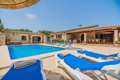 Ca'n Mateu, villa con piscina privada, jacuzzi y terrazas en Pollença