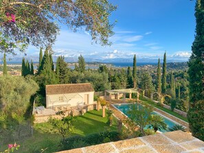 Paleopetres - La Chataîgne - East verandah view