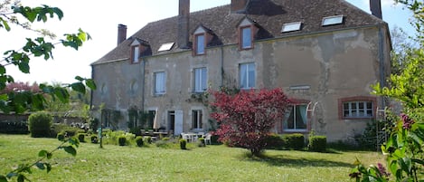 La maison côté jardin.