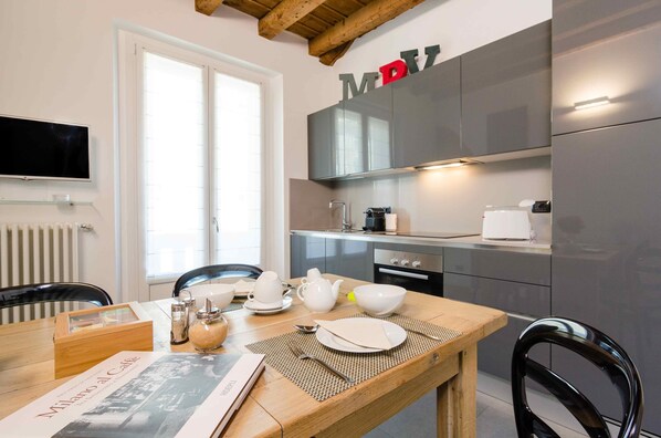 Kitchen & Living