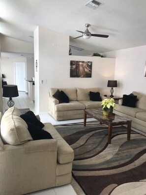 Front room leading to the kitchen