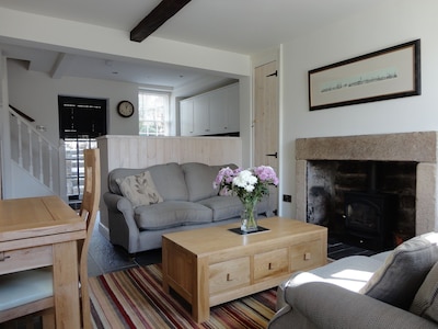 Tom's Cottage, a Luxury Holiday Cottage In Baslow, Derbyshire