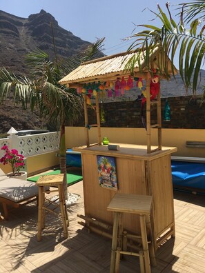 Tiki Bar