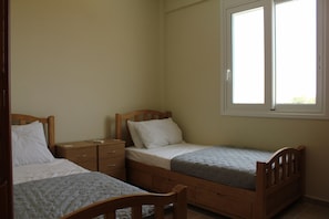 Twin bedroom