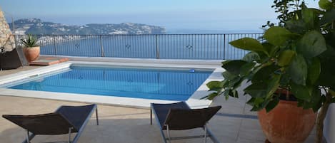 Piscine PRIVEE avec vue sur la baie de La Herradura