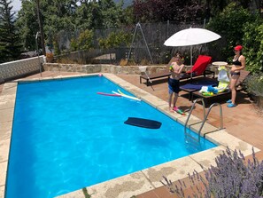  Pool: 4 m x 8 m