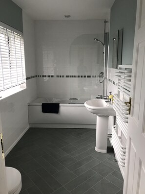 main ensuite