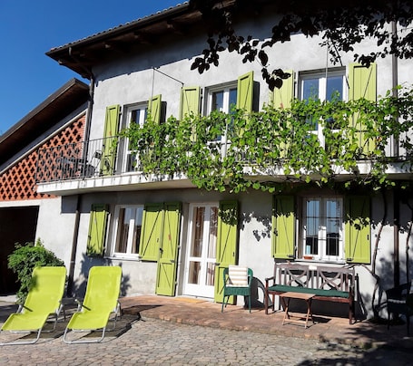 Guest property with first floor balcony. Ground floor, french doors from lounge.