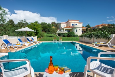 Villa Quina ~ Private Pool~A/C & Wi-fi - Sleeps 8+2 cots - BOOKING NOW FOR 2021!