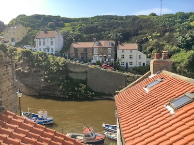 Beautifully refurbished cottage in the heart of Staithes - with stunning views