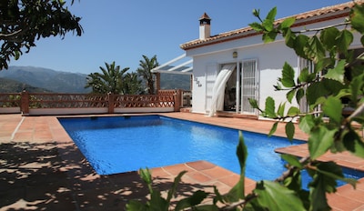 PRIVATE  CLEAN VILLA  - AUG dates available