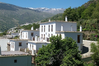 Mountainous region near the coast. Apartment With Seasonal Shared Pool In Bubion