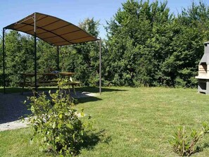 Jardin privé avec barbecue