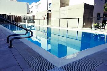 PRETTY APARTMENT WITH POOL AT BRISTOL SUNSET