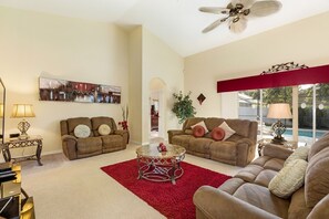 TV sitting area, all with Recliners