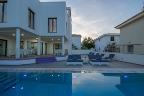 Private Pool