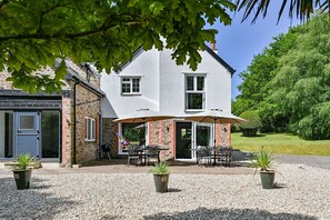 Patio and garden furniture at Somers Hiscott