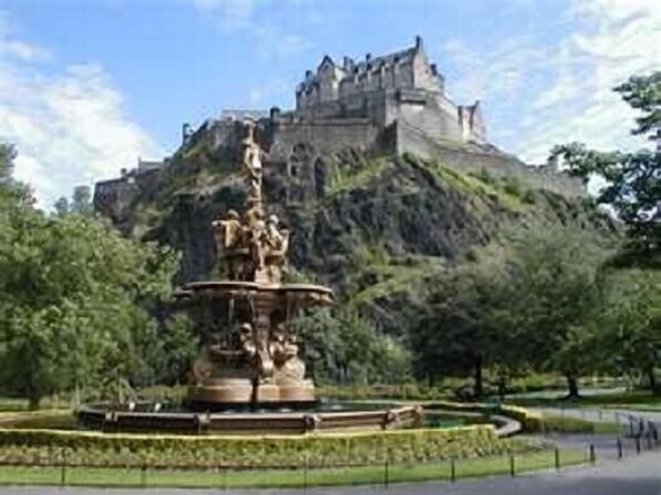 Princes Street Gardens & The Castle