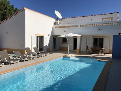 Large Modern Luxury 3 Bedroom Villa in Vale da Telha