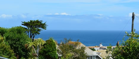 Vista para praia/oceano