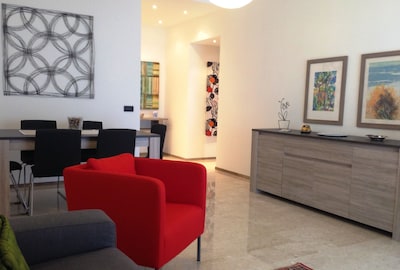 Exclusive apartment of 120 sqm, 4-6 sleeps, private parking