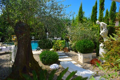 VILLA FLORENCE  LUXURY  RELAIS 24H SERVICE PRIVATE CHEF and Breakfast Included 