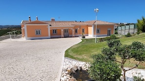Villa Altus: entrée de la villa