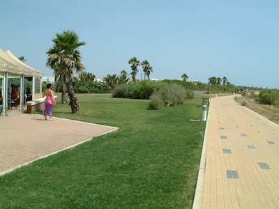 Beach & golf in a wonderful natural and tourist enclave. WiFi