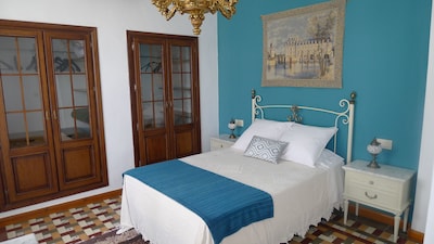 Andalusian house, typical patio, solarium, to visit Granada, Alhambra, free Wifi