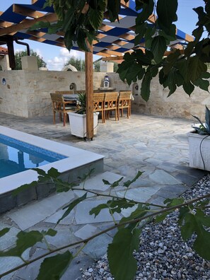 Seating area 2