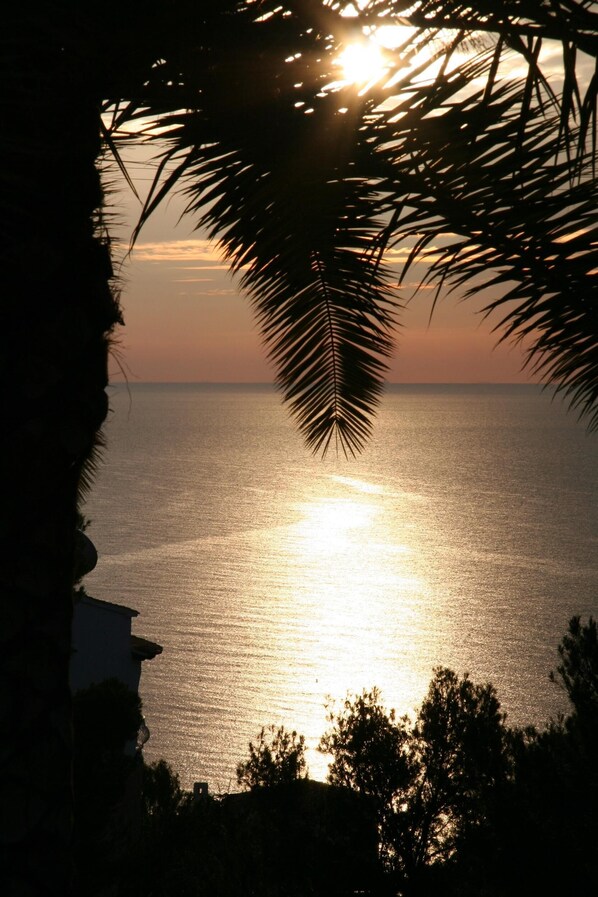  sea view from Casa Lilo, beautiful sunrises, sun all day, quite and green aroun